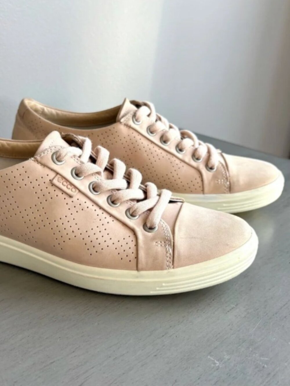Ecco Leather Low Top Lace Up Cap Toe Casual Sneakers